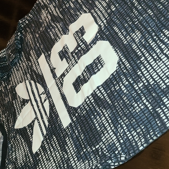 Adidas T-Shirt - Picture 5 of 7